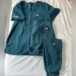 Caribbean Blue Figs Set (Catarina Top and Zamora Joggers)